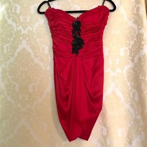Bebe - Pretty red dress with roses embroidery